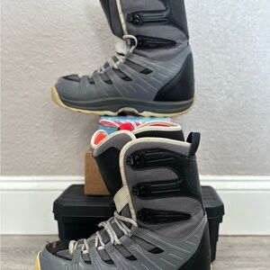 Ride Women’s Snowboard Boots Gray Black Red Size 9 Used Vintage